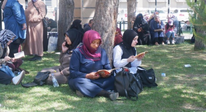Anneler çocuklarının sınav stresini paylaştı