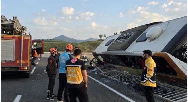 Karlıova yolunda otobüs devrildi: 3 yaralı