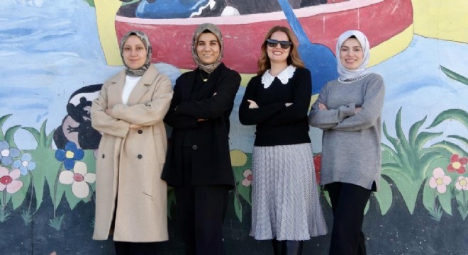 Köy çocuklarının geleceğini omuzlarında taşıyorlar