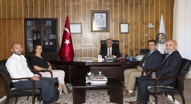 Rektör Çomaklı:  Yabancı Dilde İddialıyız 