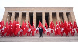 Tekin, öğretmenlerle Anıtkabir'i ziyaret etti