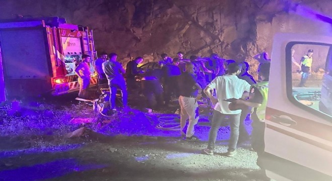 İspir Güllübağ tünelinde kaza: 1 ölü, 3 yaralı